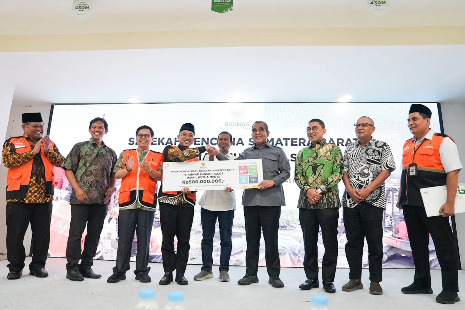 muzani-galang-dana-melalui-lelang-sapi-untuk-bantu-korban-erupsi-gunung-lewotobi