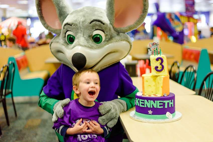 Chuck E Cheese Birthday Party: Kenneth Turns 3